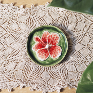 Piękny ceramiczny talerzyk z trójwymiarowym kwiatem storczyka, do czyszczenia pędzli do makijażu lub przechowywania drobiazgów