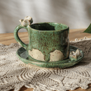 Ceramiczna filiżanka ze spodkiem - Kwiatki  130ml