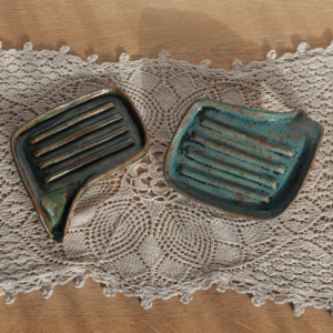 Mydelniczka ceramiczna z odprowadzeniem wody