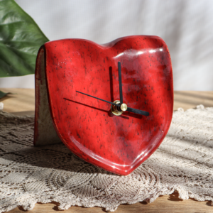 Ceramiczny zegarek stojący - serce 13x13 cm
