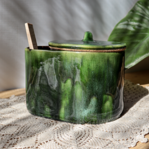 Ceramiczny pojemnik na sól z drewnianą łyżeczką 600ml