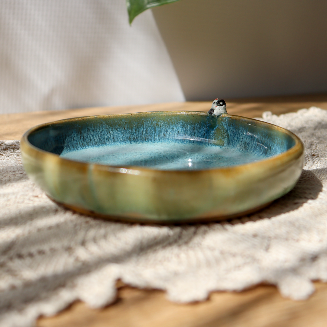 Głęboki talerzyk ceramiczny śr. 12cm - Kotek z rybką - obrazek 3