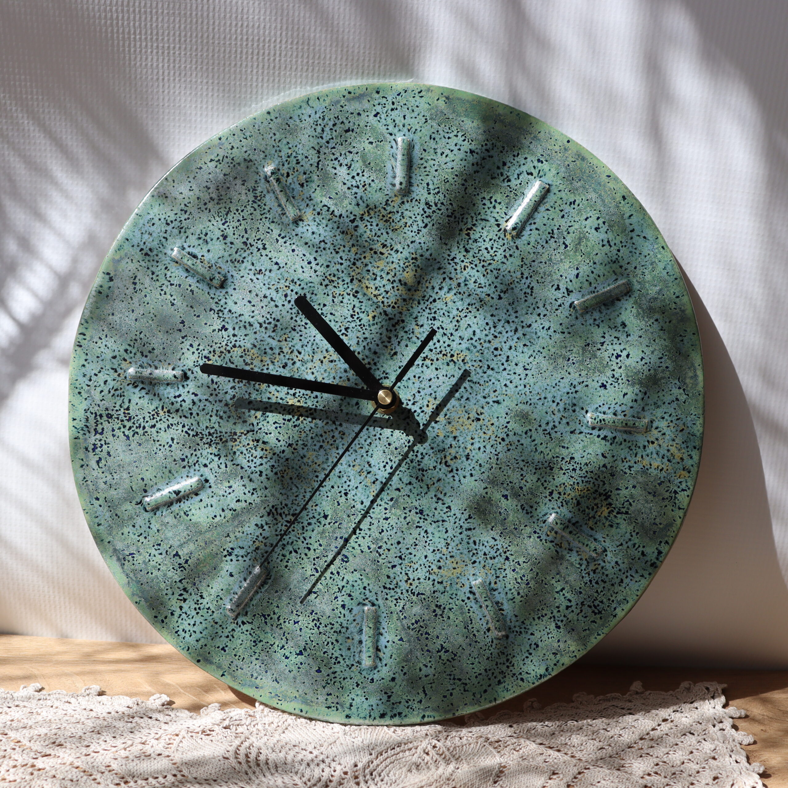 Ceramiczny zegar ścienny śr.31 cm - obrazek 4