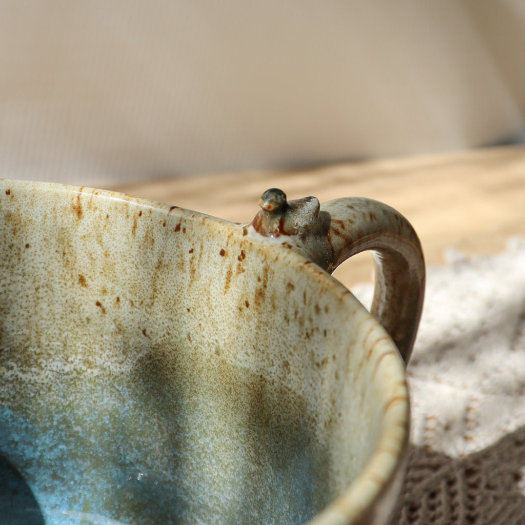 ceramiczny-kubek-bezowy-blekitny-kaczka (1)