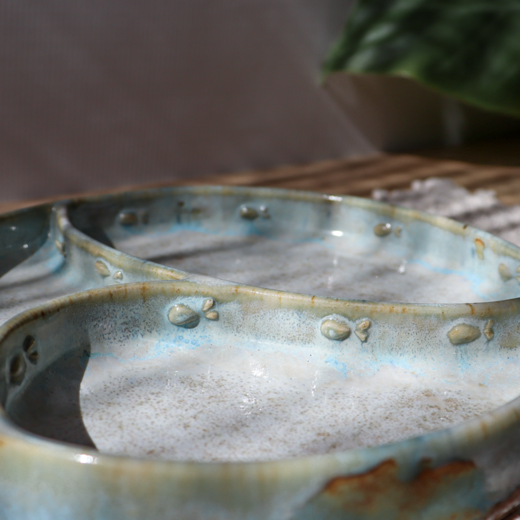 ceramiczny-talerz-przegrodki-blekitny-bialy-rybki (3)