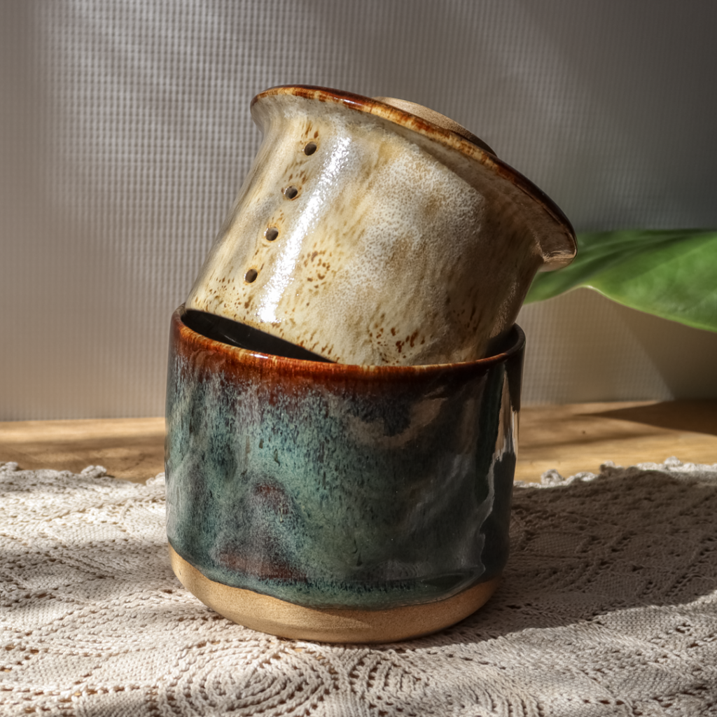 ceramiczny-pojemnik-maselniczka-brazowa-turkusowa-bezowa (4)